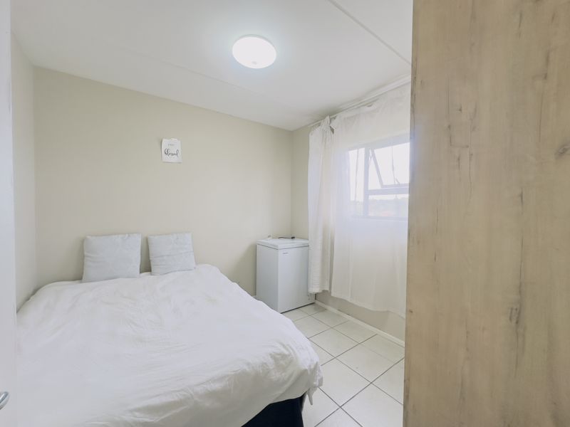 Modern 3-Bedroom Apartment in Secure Greenleaf Estate - Photo 8