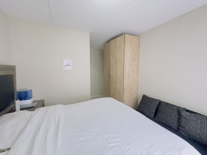 Modern 3-Bedroom Apartment in Secure Greenleaf Estate - Photo 6