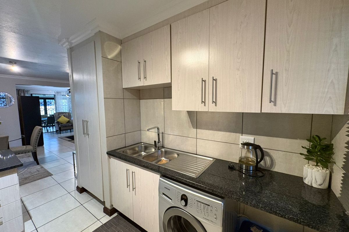 Modern Comfort Meets Effortless Living! - Photo 5