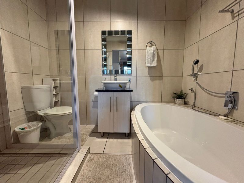 Modern Comfort Meets Effortless Living! - Photo 10