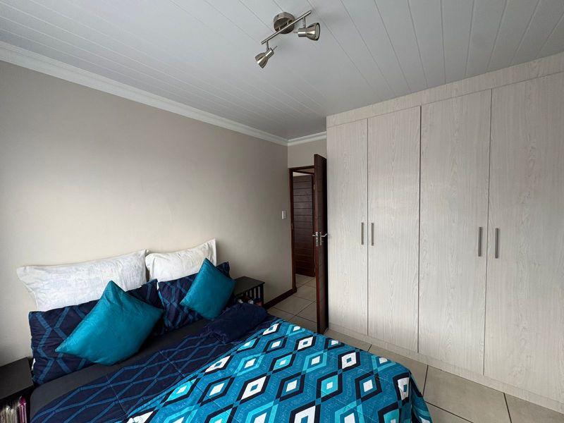 Modern Comfort Meets Effortless Living! - Photo 8