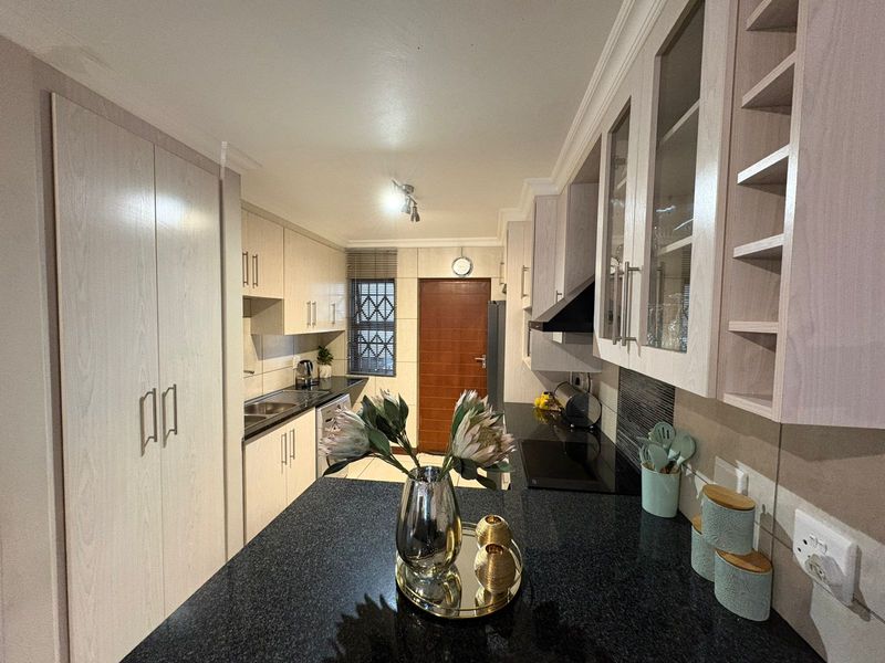 Modern Comfort Meets Effortless Living! - Photo 2