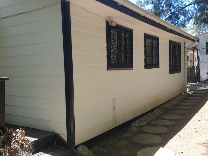 Escape to Nature: Spacious 3-Bedroom Cabin To Let Beacon Bay - Photo 3