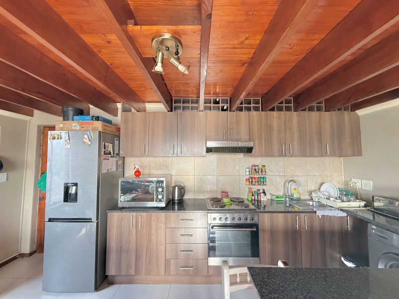 Airbnb Friendly Loft Apartment in Secure Bali Mews Table View Corner Unit Cat Friendly - Photo 5