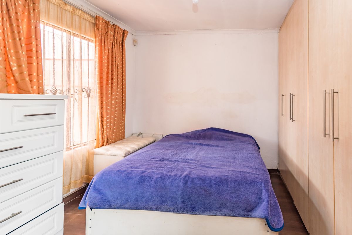 3 Bedroom House For Sale in Protea Glen Ext 13 - Photo 5