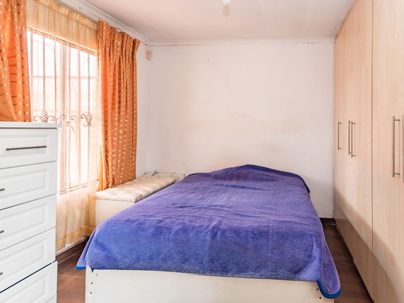 3 Bedroom House For Sale in Protea Glen Ext 13 - Photo 5