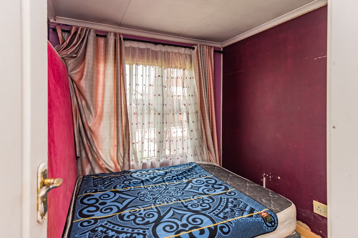 3 Bedroom House For Sale in Protea Glen Ext 13 - Photo 4