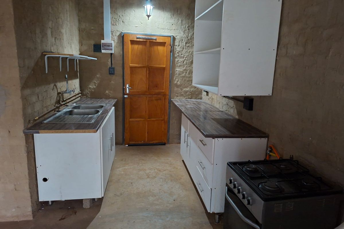 House Pending Sale In Pretoria - Photo 2