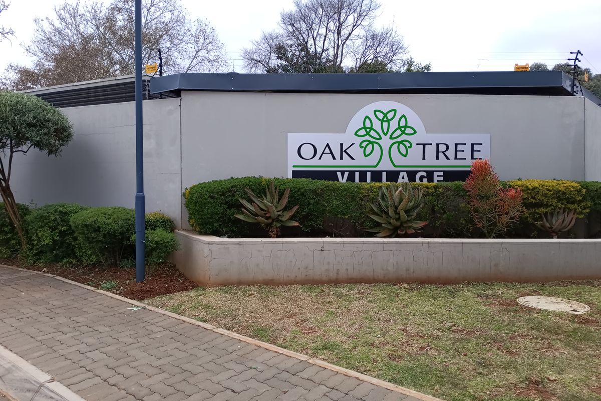 EXCLUSIVE SOLE MANDATE | MODERN GROUND FLOOR APARTMENT - Photo 2