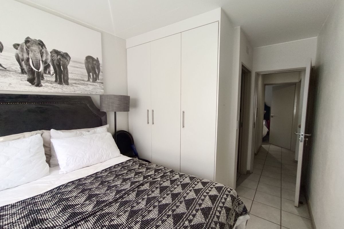 EXCLUSIVE SOLE MANDATE | LUXURIOUS GROUND FLOOR APARTMENT - Photo 4