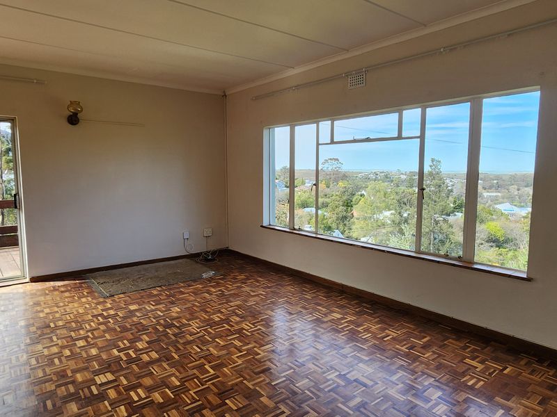 Spacious Family Home with 3 Vacant Plots & Mountain Views - Photo 4