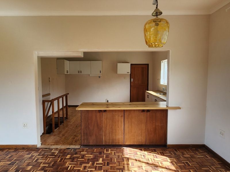 Spacious Family Home with 3 Vacant Plots & Mountain Views - Photo 7