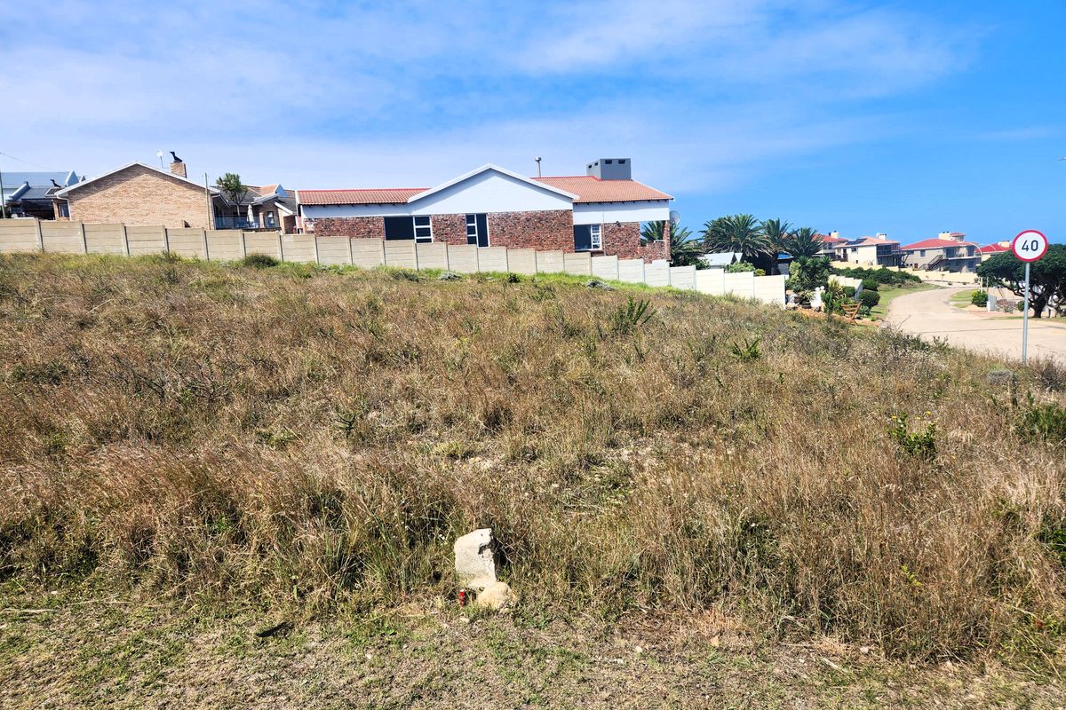 Embracing peaceful living, this level erf is ideally suited for a duet development. - Photo 3