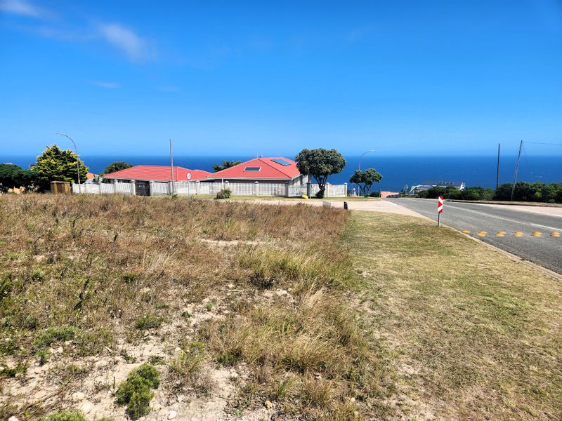 Embracing peaceful living, this level erf is ideally suited for a duet development. - Photo 7