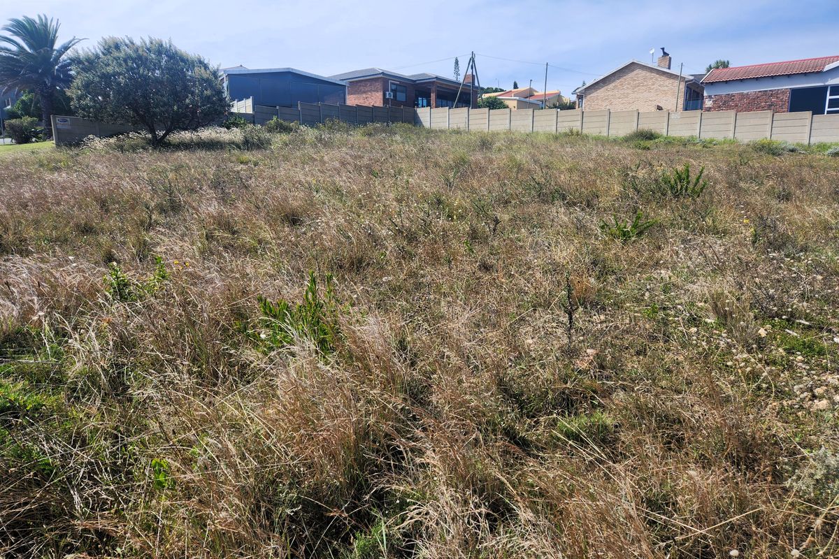 Embracing peaceful living, this level erf is ideally suited for a duet development. - Photo 4