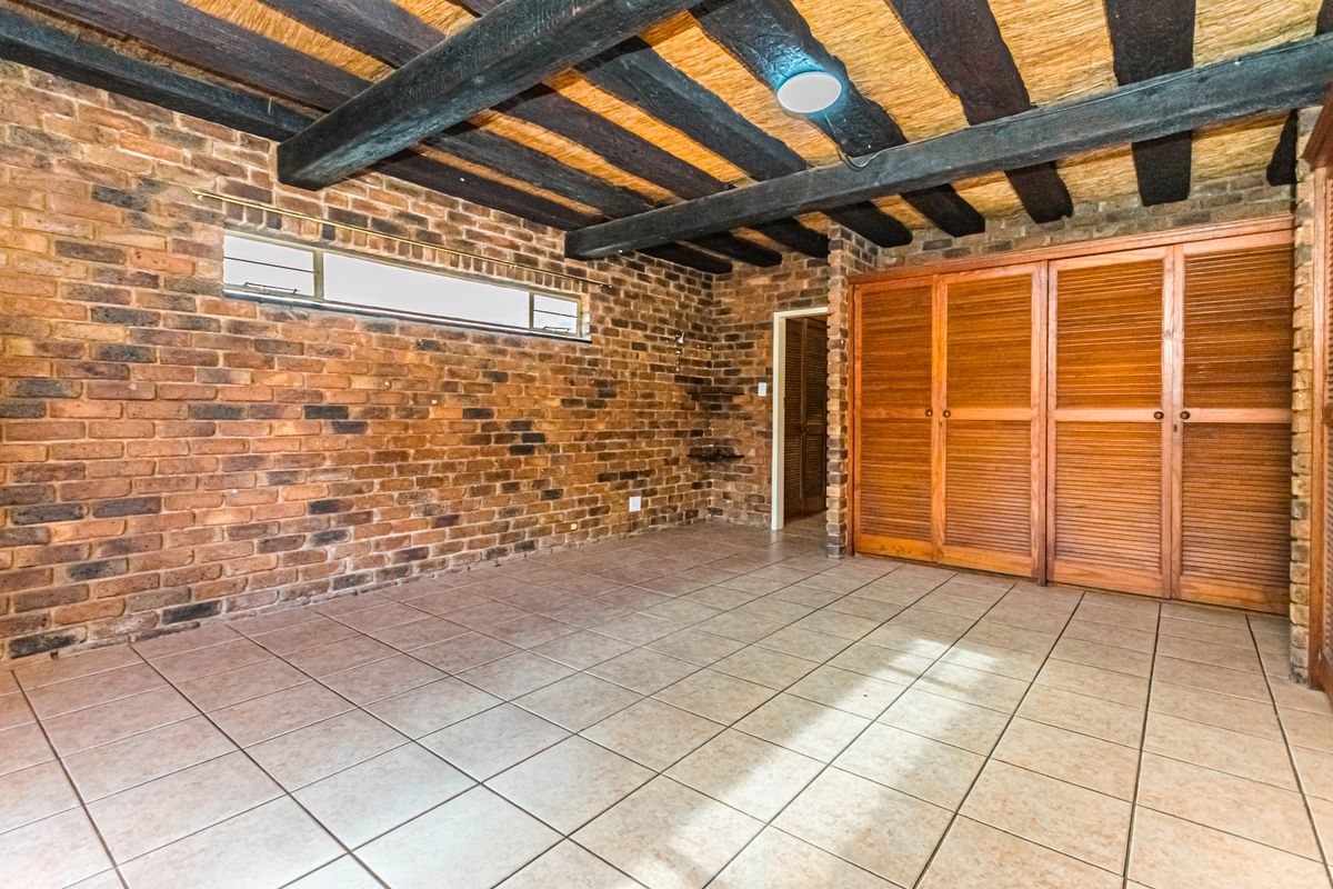 3 Bedroom home with Flatlet For Sale! - Photo 5