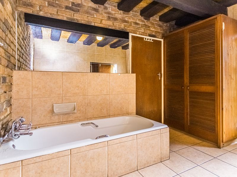 3 Bedroom home with Flatlet For Sale! - Photo 7