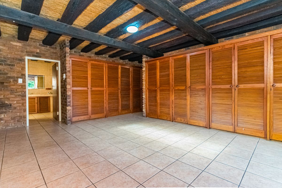 3 Bedroom home with Flatlet For Sale! - Photo 4