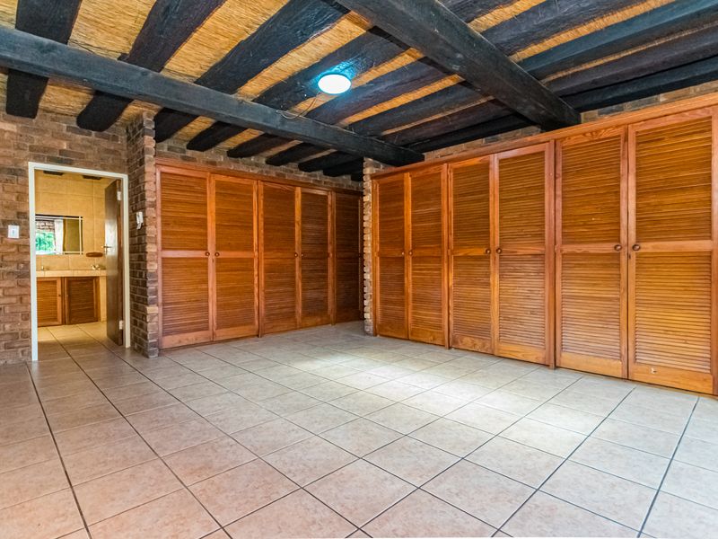 3 Bedroom home with Flatlet For Sale! - Photo 4