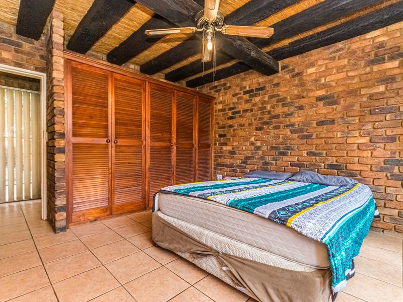 3 Bedroom home with Flatlet For Sale! - Photo 10