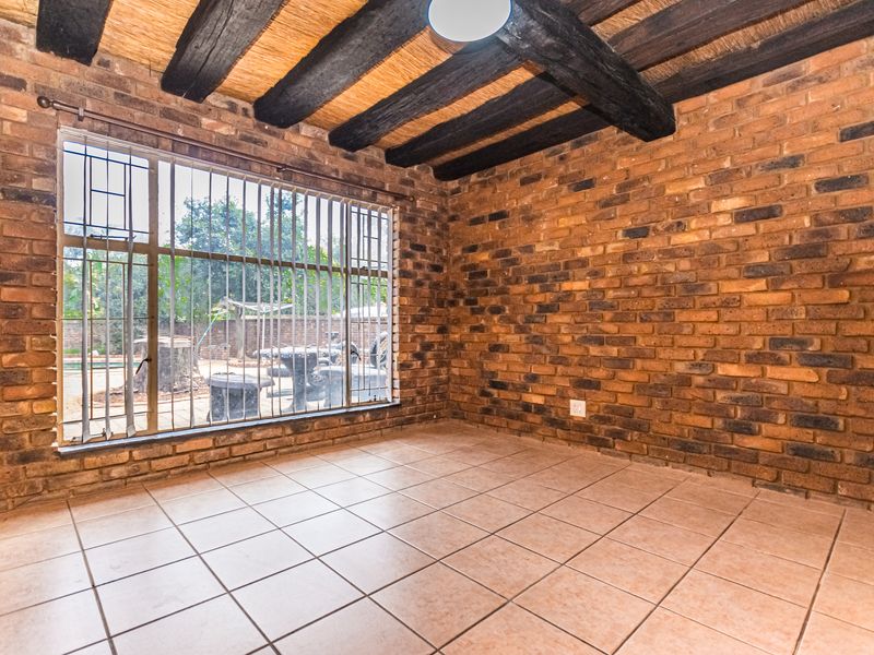 3 Bedroom home with Flatlet For Sale! - Photo 9