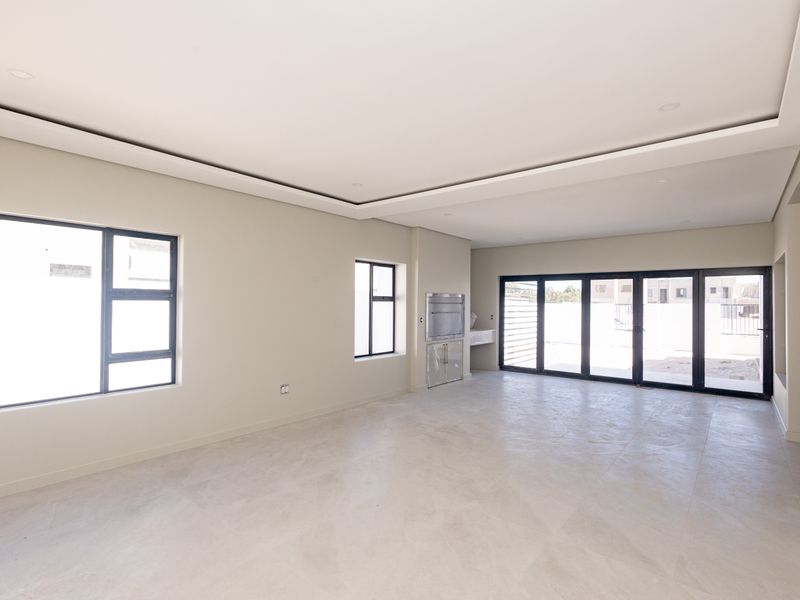 Brand-New 4 Bedroom Family Home! - Photo 2