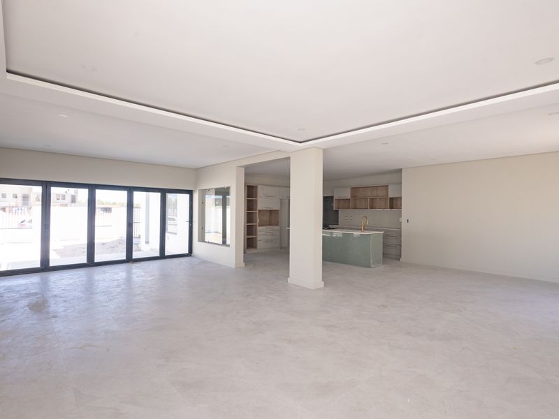 Brand-New 4 Bedroom Family Home! - Photo 4