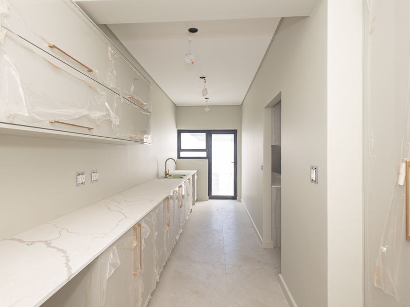 Brand-New 4 Bedroom Family Home! - Photo 10