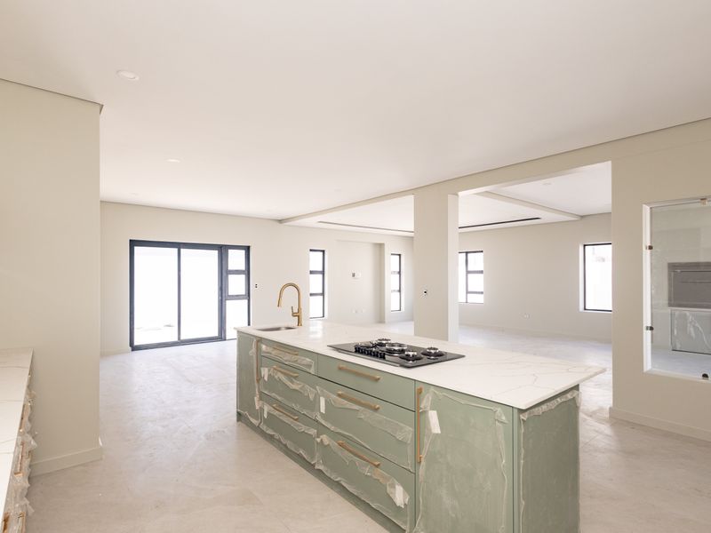 Brand-New 4 Bedroom Family Home! - Photo 9