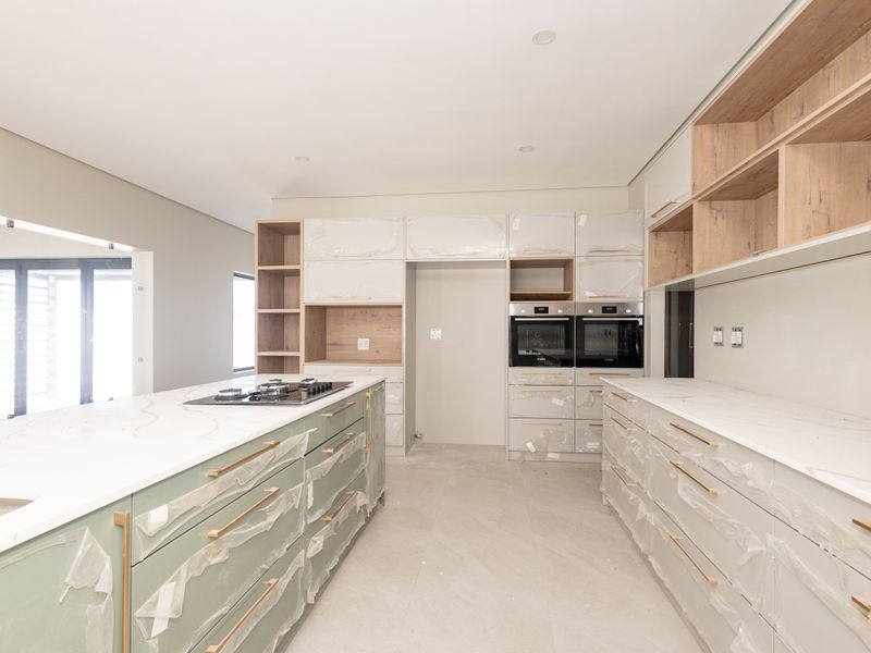 Brand-New 4 Bedroom Family Home! - Photo 7