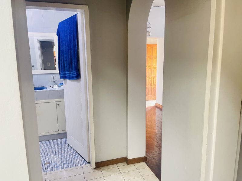 Elegant 1.5 Bedroom Apartment in Prime Musgrave Location - Photo 10