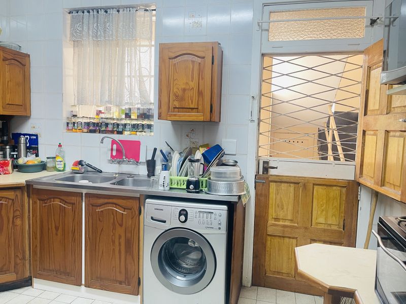 Elegant 1.5 Bedroom Apartment in Prime Musgrave Location - Photo 5