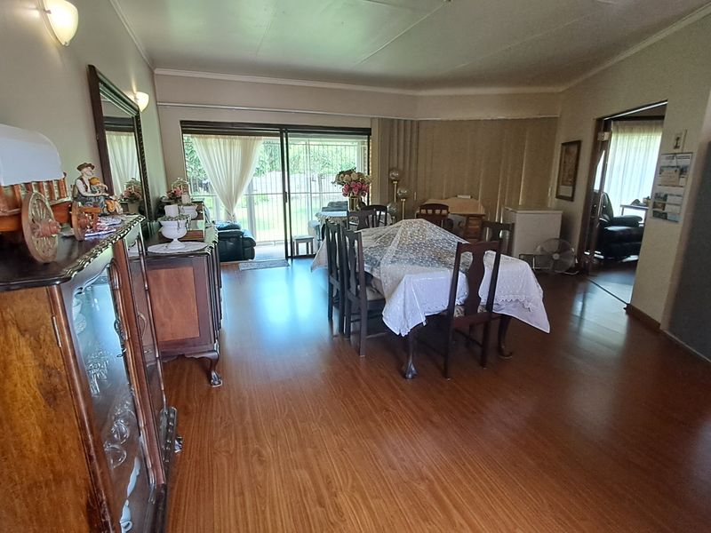 One Property, Multiple Opportunities – Large Family Home with Two Rental Units - Photo 5