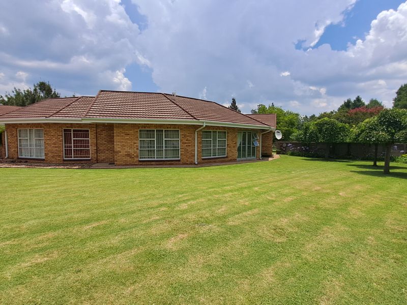 One Property, Multiple Opportunities – Large Family Home with Two Rental Units - Photo 2