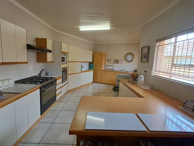 One Property, Multiple Opportunities – Large Family Home with Two Rental Units - Photo 6