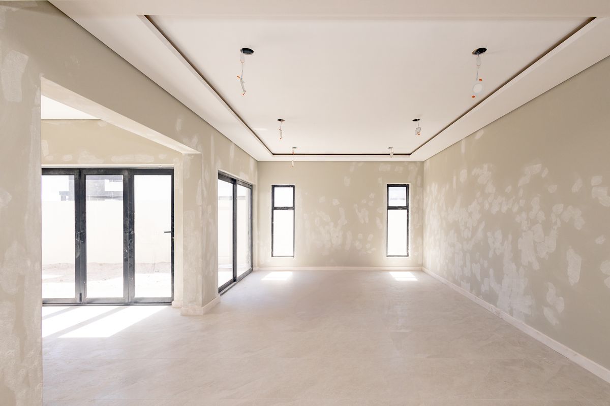 Spacious 4 Bedroom Entertainer’s Haven! - Photo 3