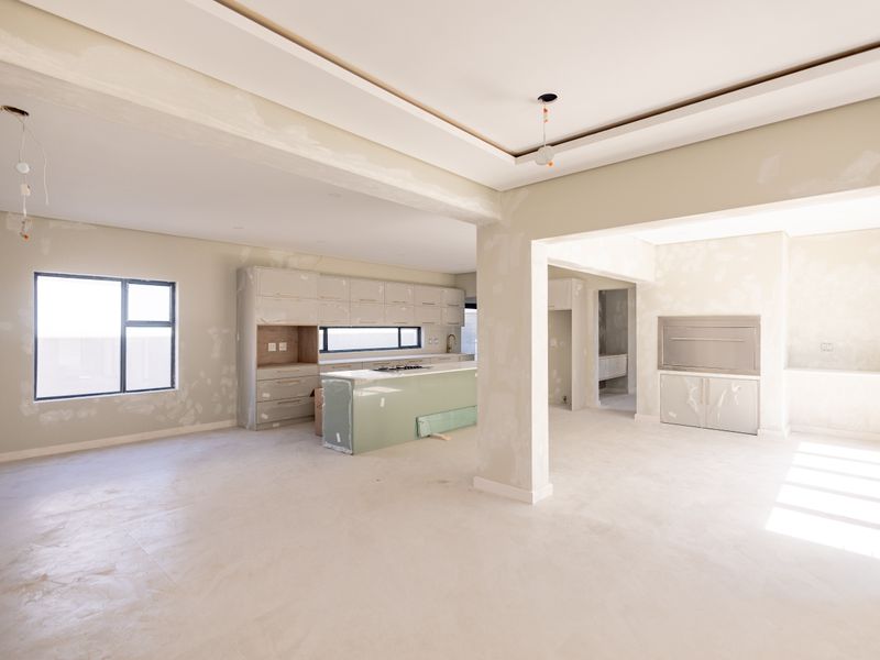 Spacious 4 Bedroom Entertainer’s Haven! - Photo 4