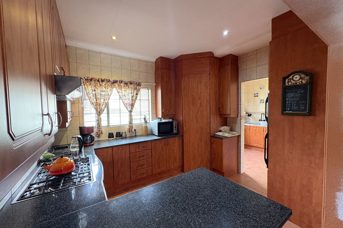 The Complete Family Home! - Photo 2