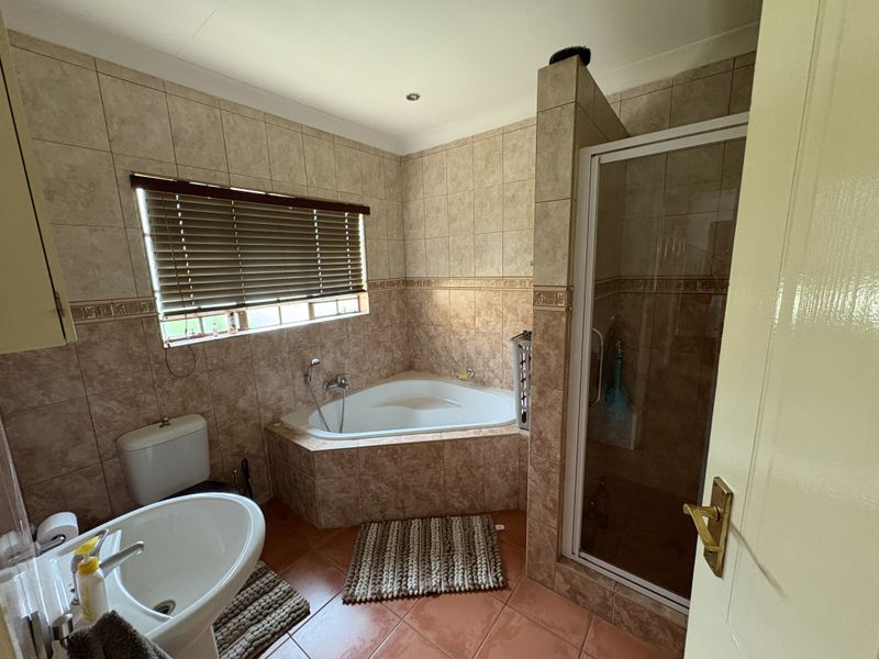 The Complete Family Home! - Photo 9