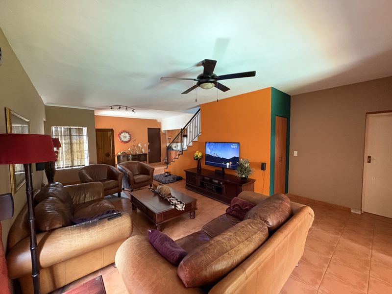 The Complete Family Home! - Photo 3