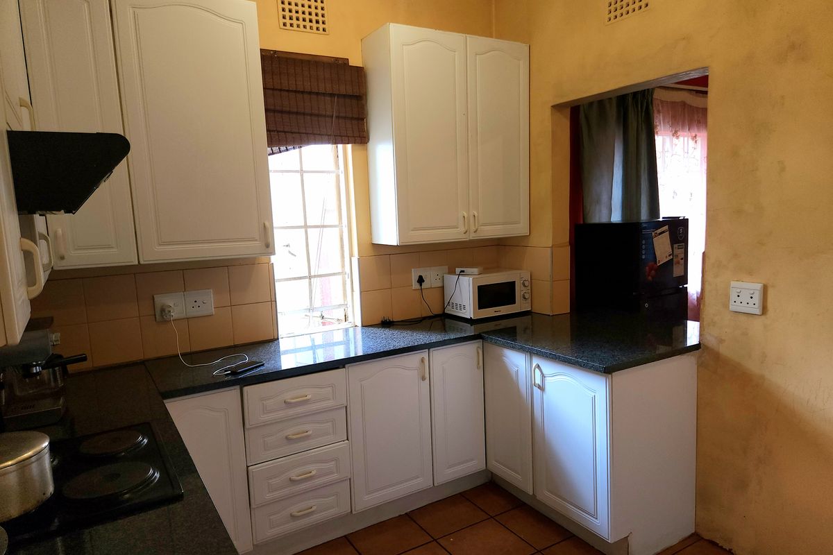 Modern Family Home with Income Potential – Prime Location - Photo 5