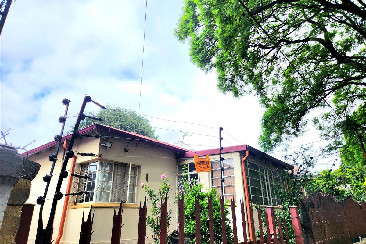 Modern Family Home with Income Potential – Prime Location - Photo 2