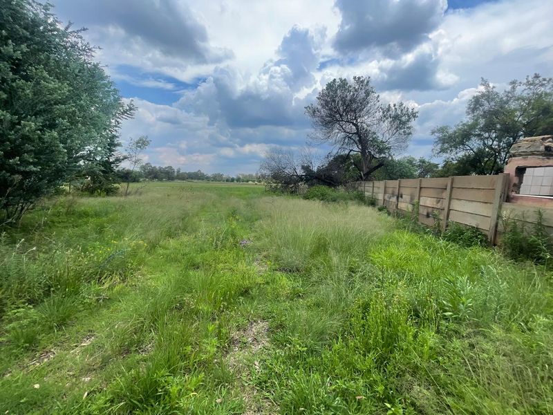 Country Living & Farming Potential on 4 Hectares with Structures - Photo 9