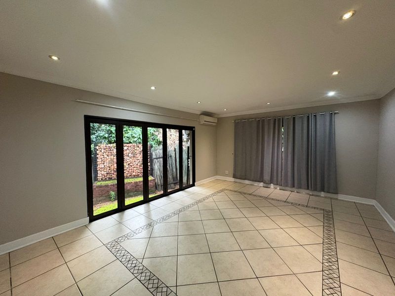 Perfect for families with Spacious living! - Photo 4