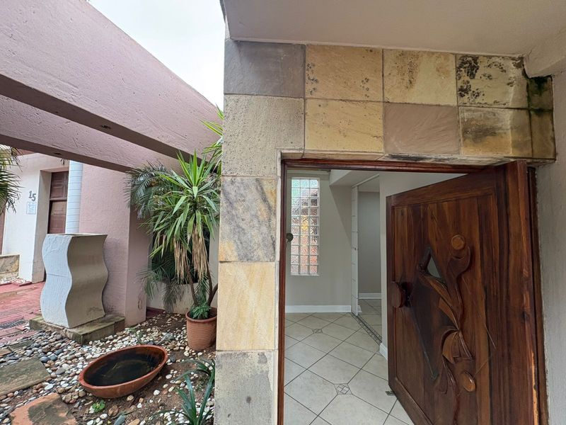 Perfect for families with Spacious living! - Photo 2