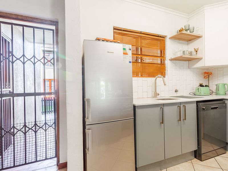 Move in ready Garden apartment - Photo 4