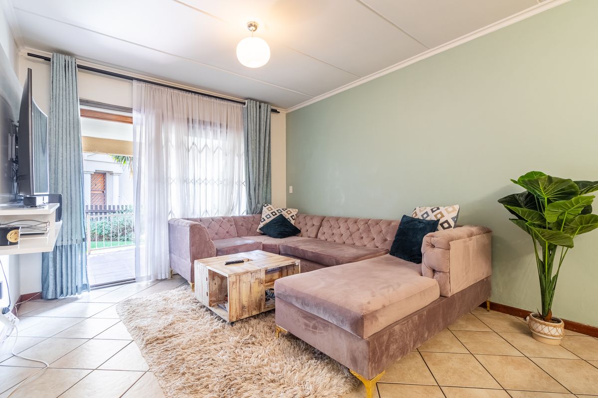 Move in ready Garden apartment - Photo 5