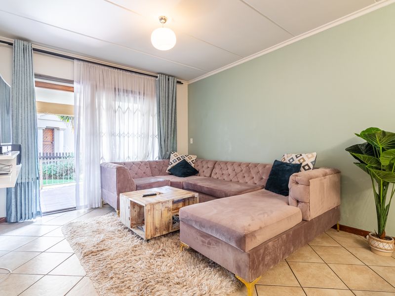 Move in ready Garden apartment - Photo 6