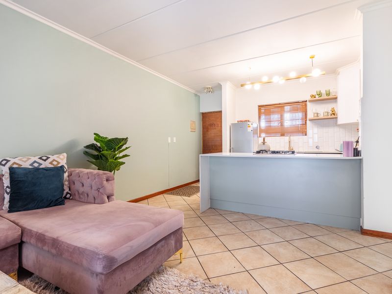 Move in ready Garden apartment - Photo 2