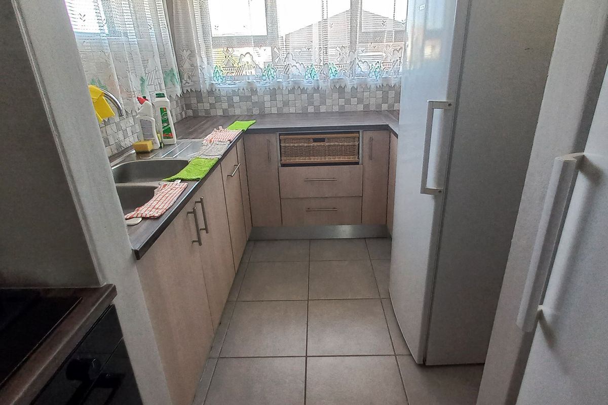 3 BEDROOM HOUSE TO RENT IN AN ESTATE IN ALBERTINIA - Photo 5